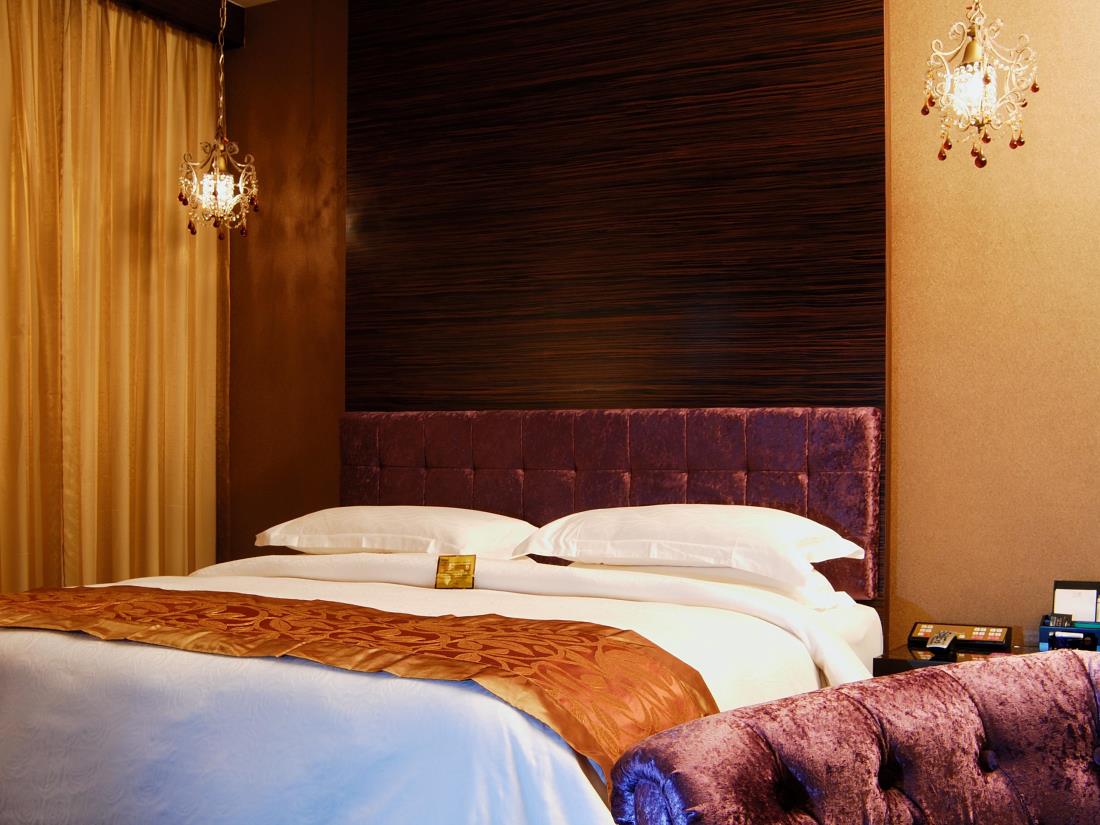 河堤戀館汽車旅館(The Riverside Hotel & Motel)