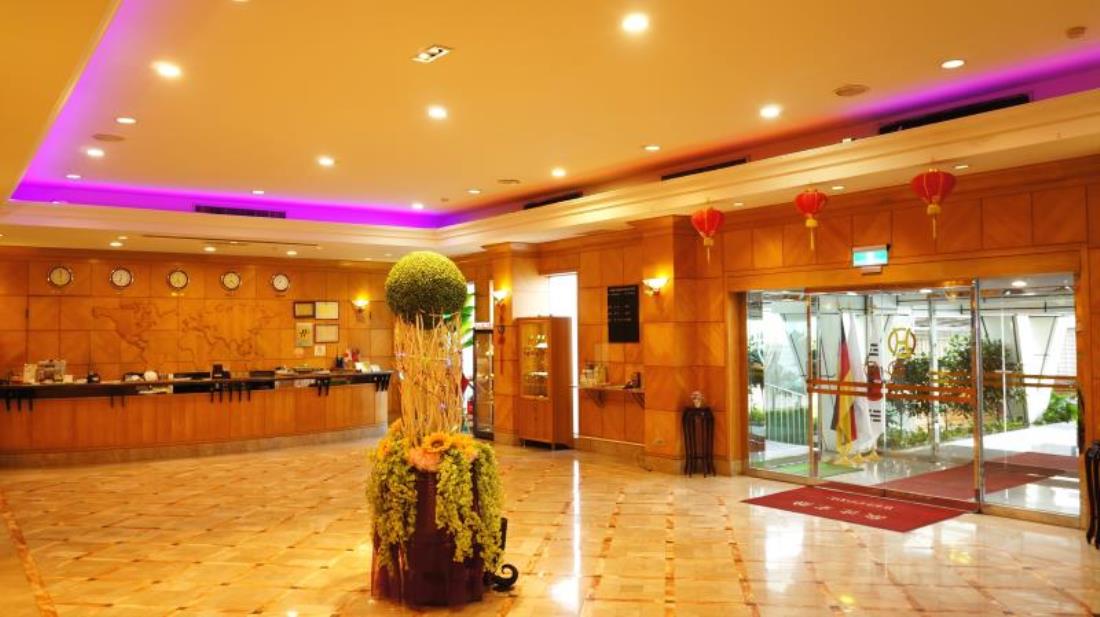 華光大飯店(Oriental Hotel)