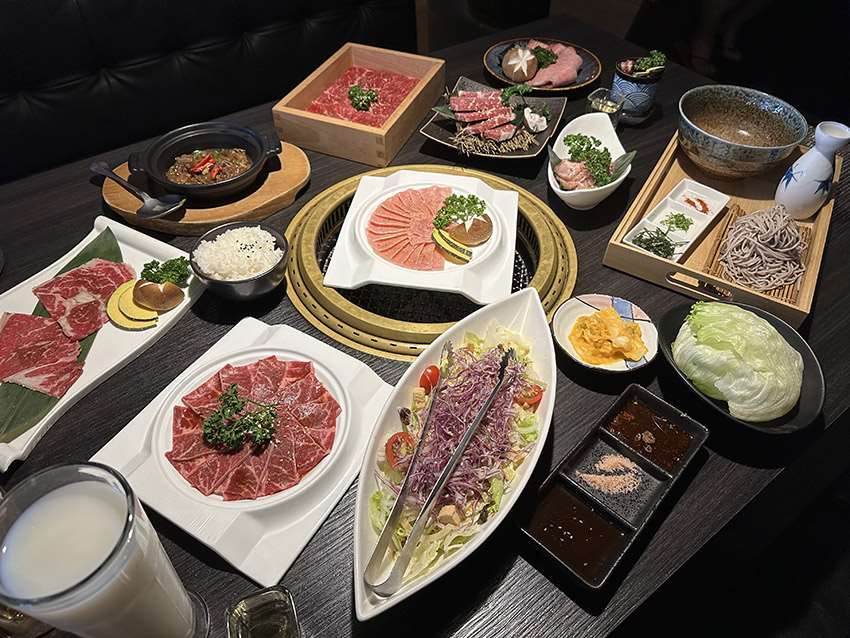 肉肉燒肉五權西店，台中捷運必吃美食，更是寵物友善的燒肉餐廳｜內含菜單｜台中燒肉